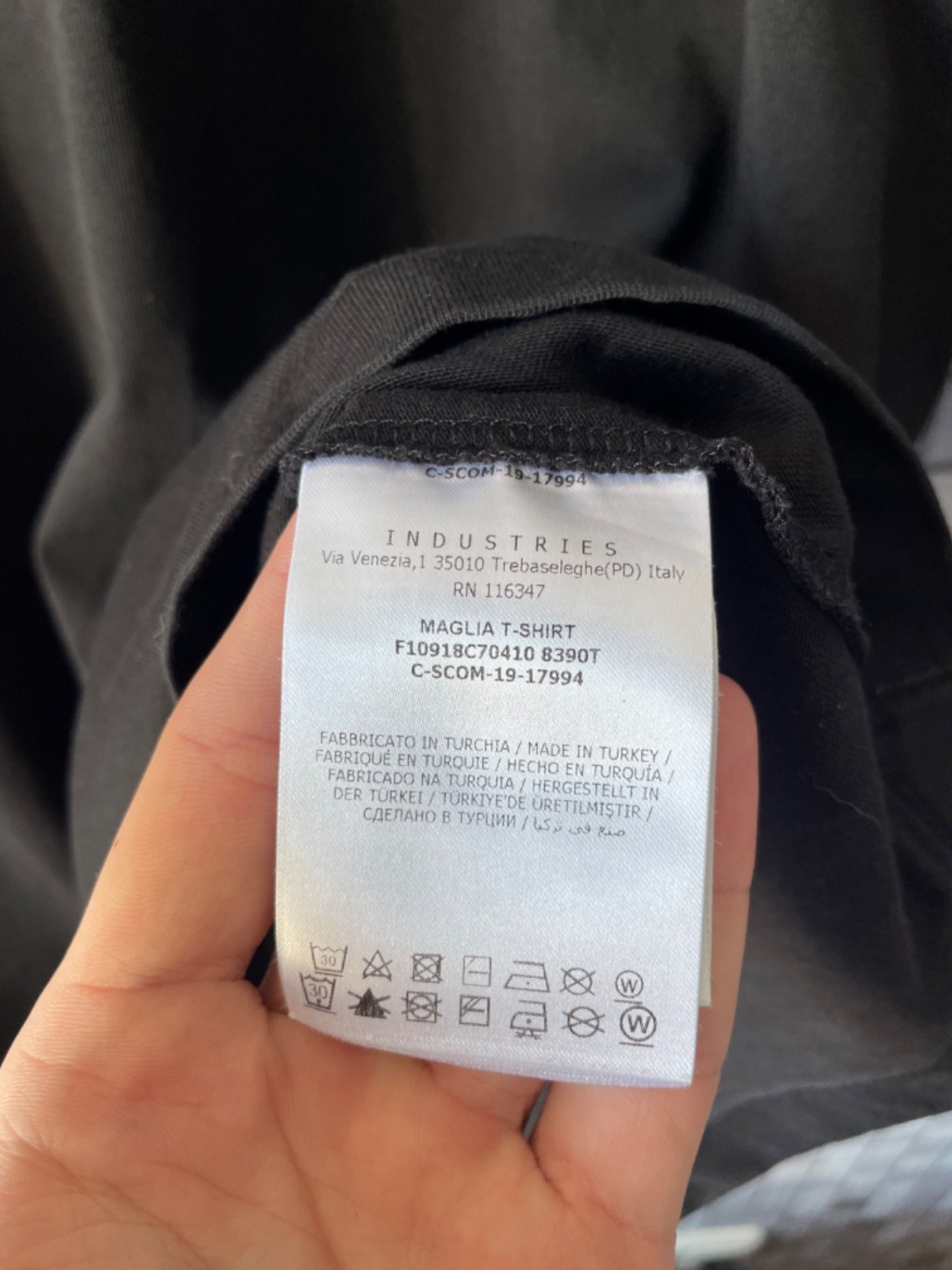 Moncler T shirt Bold Logo Tee Black Size (L) gallery