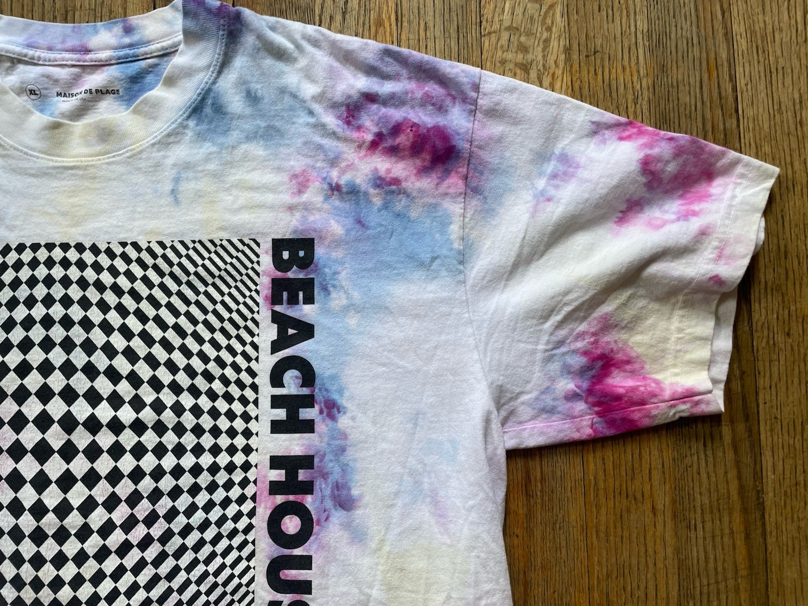 Beach House Band 7 Op Art Maison De Plage Tie-Dyed Band Tee, Men’s XL, Dream Pop gallery