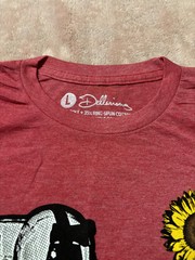 Junior Mens Dellarious Red Astronaut Holding Flower Graphic T-shirt. Size Large