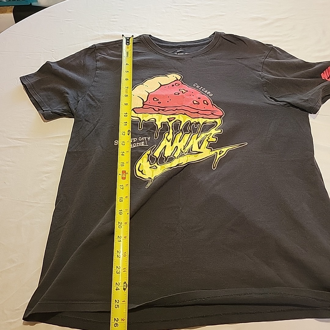 The Nike Tee Chicago Second City to None Men's Print Black T-Shirt Size Large gallery