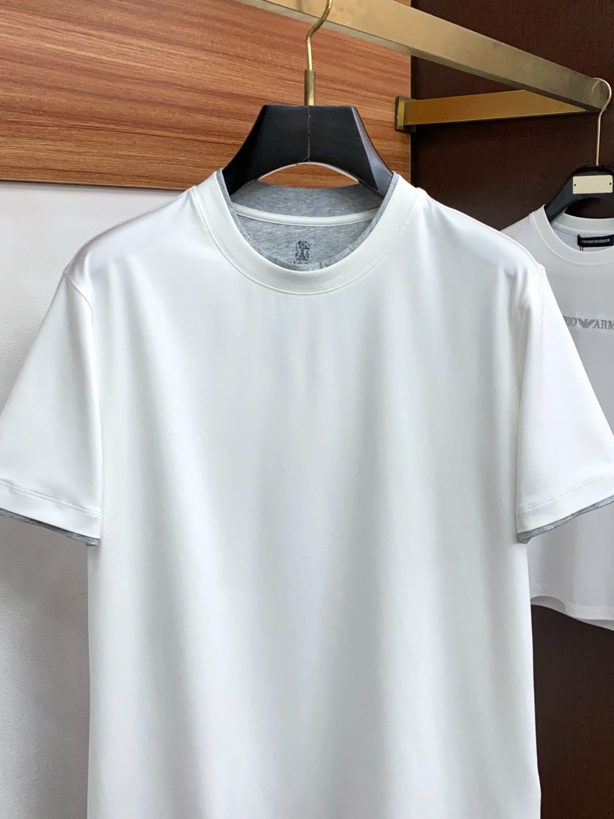 Brunello Cucinelli Men's Classic Fashion Silky Short-Sleeve T-Shirt XL gallery