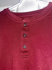 Croft & Barrow Men’s Easy Care Long Sleeve Henley T-Shirt – Size L – Red