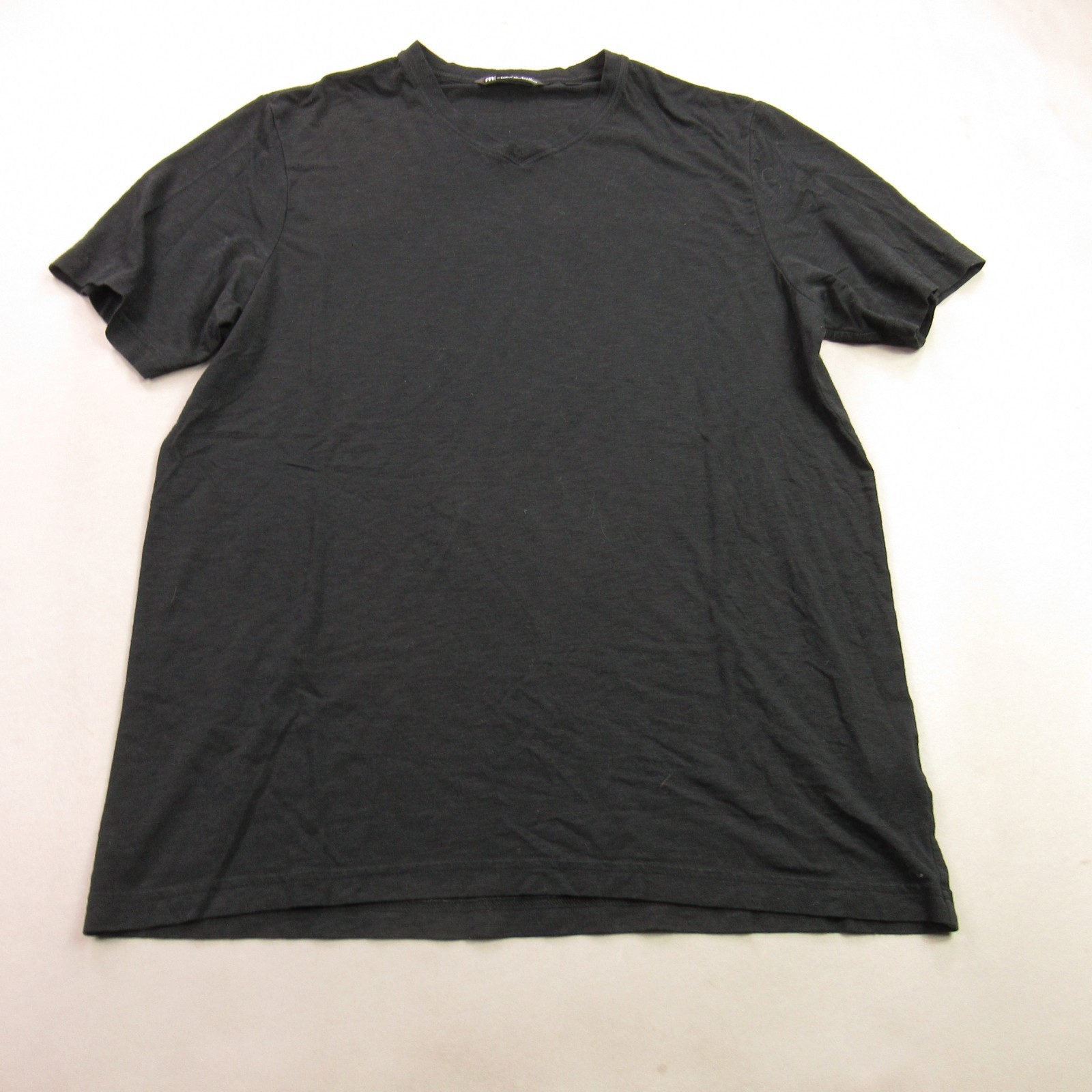 Travis Mathew Shirt Mens XL Short Sleeve V Neck Black Lightweight gallery