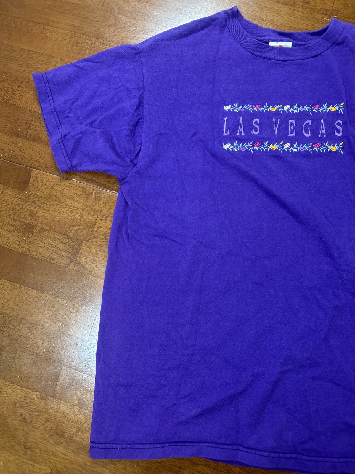 Vintage Fruit Of The Loom Las Vegas T Shirt Men’s Size Medium Purple gallery