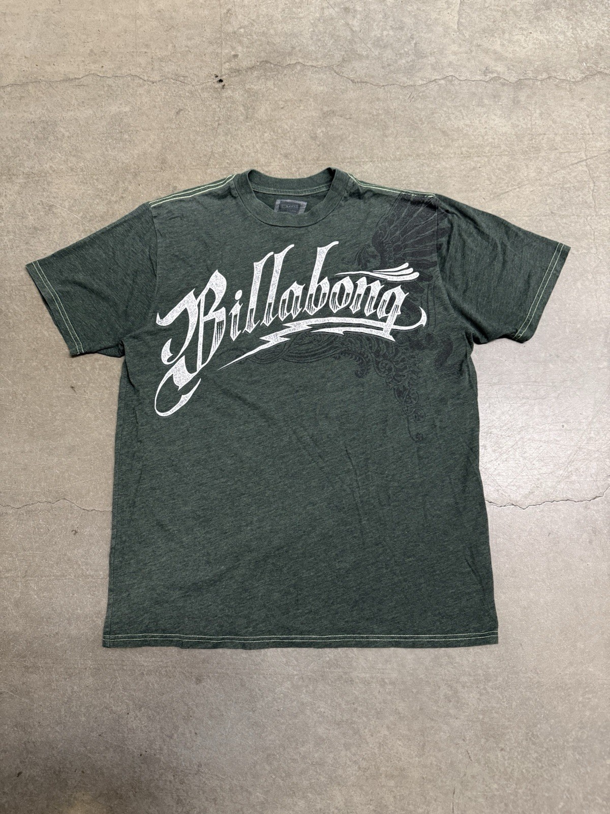 2000’s Billabong Big Graphic Print Wing-Logo Design T-Shirt Men’s Large Green