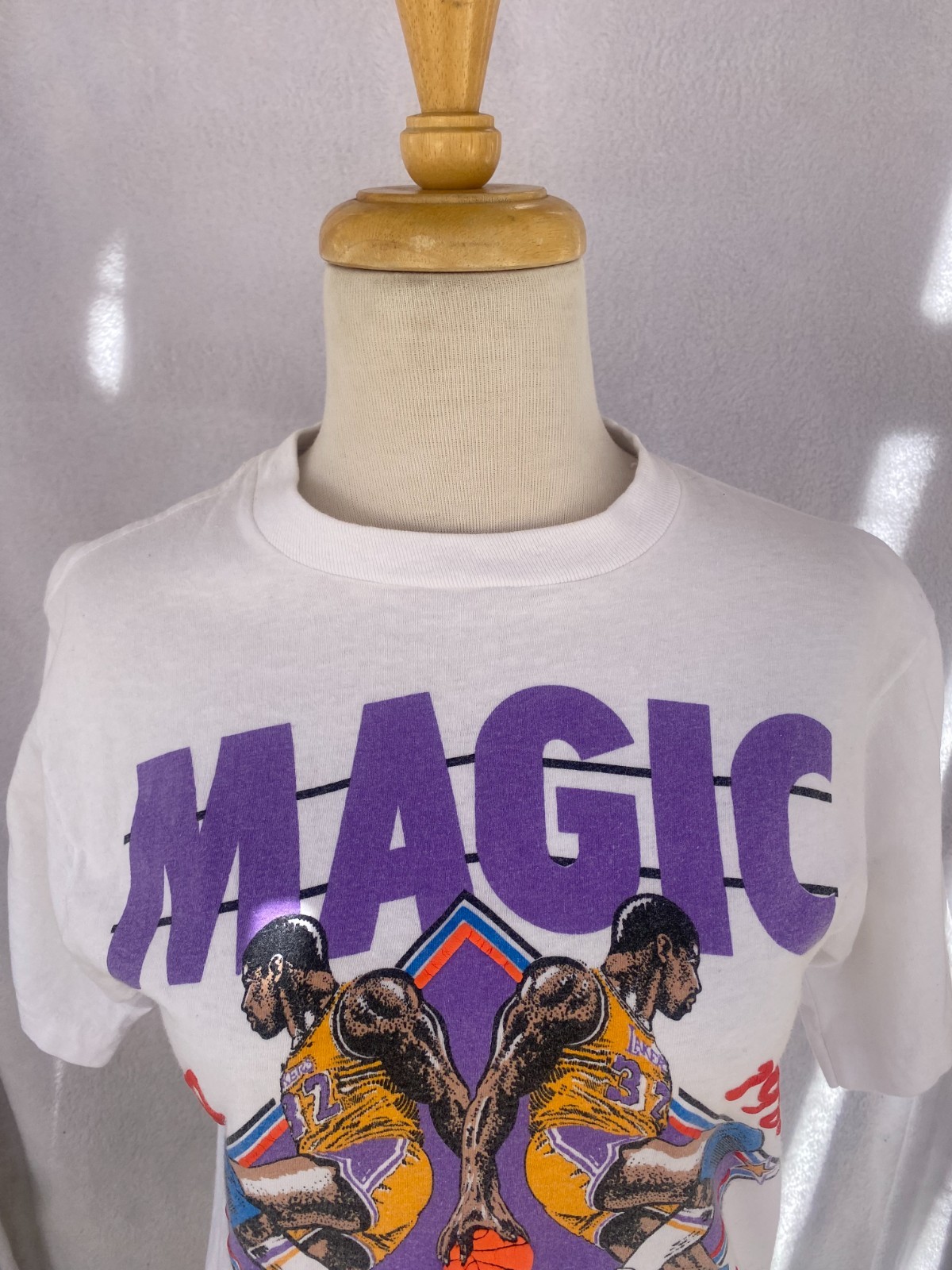 Los Angeles Lakers 1988 VINTAGE Medium / White /Magic Johnson Championship Tee gallery