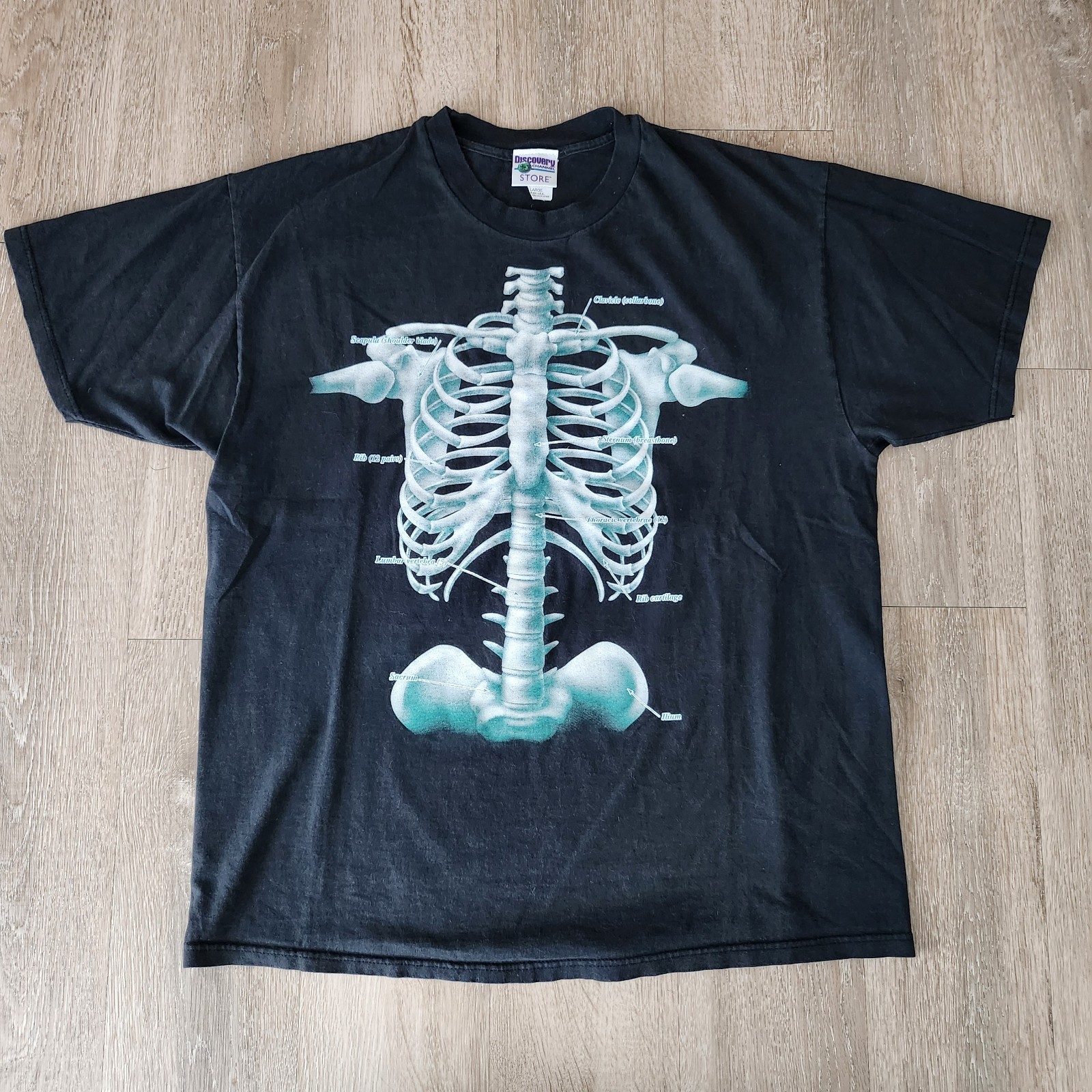 Vintage 90s Discovery Channel Skeleton Rib Cage Tshirt Size XL Black