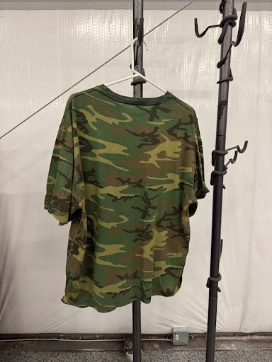 Vintage Tee Swing Camouflage T-Shirt Made in USA Green Camo Shirt XL gallery