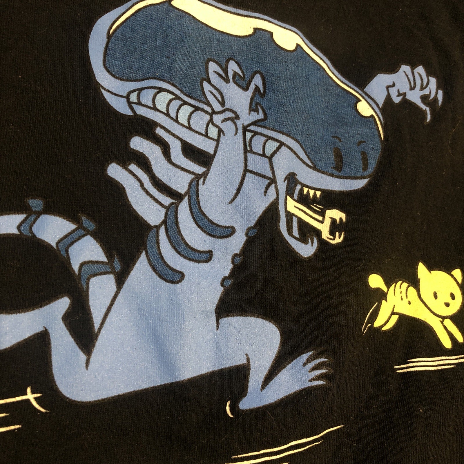 Ripple Junction Alien Xenomorph & Jones Cartoon Graphic T-Shirt (Men’s XL/Black) gallery