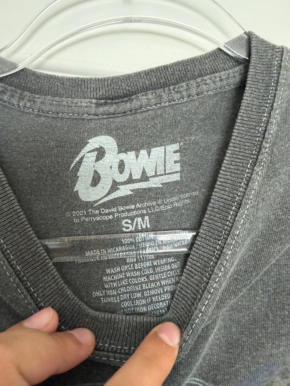 David Bowie Archive Aladdin Sane Size Small 100% Cotton Tshirt gallery