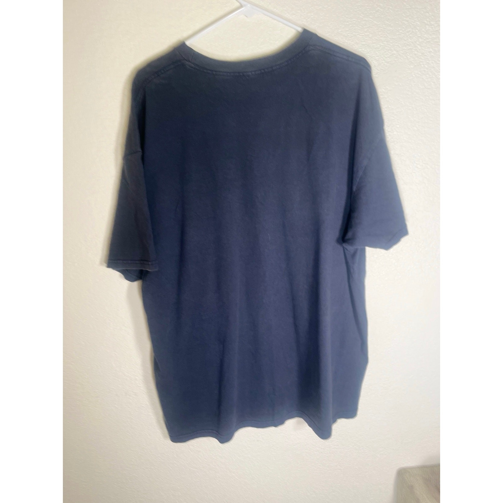 Levi's men's XXL blue T-shirt w/design-used good condition gallery