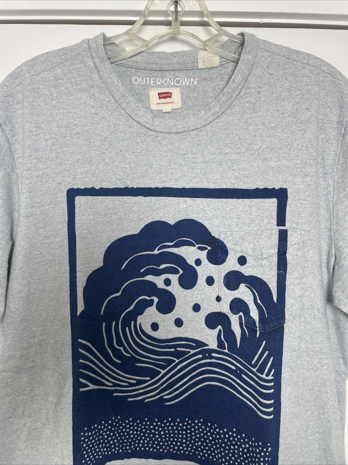 Levi’s x Outerknown Collab Pocket T-Shirt Mens Medium Blue Ocean Print *READ gallery