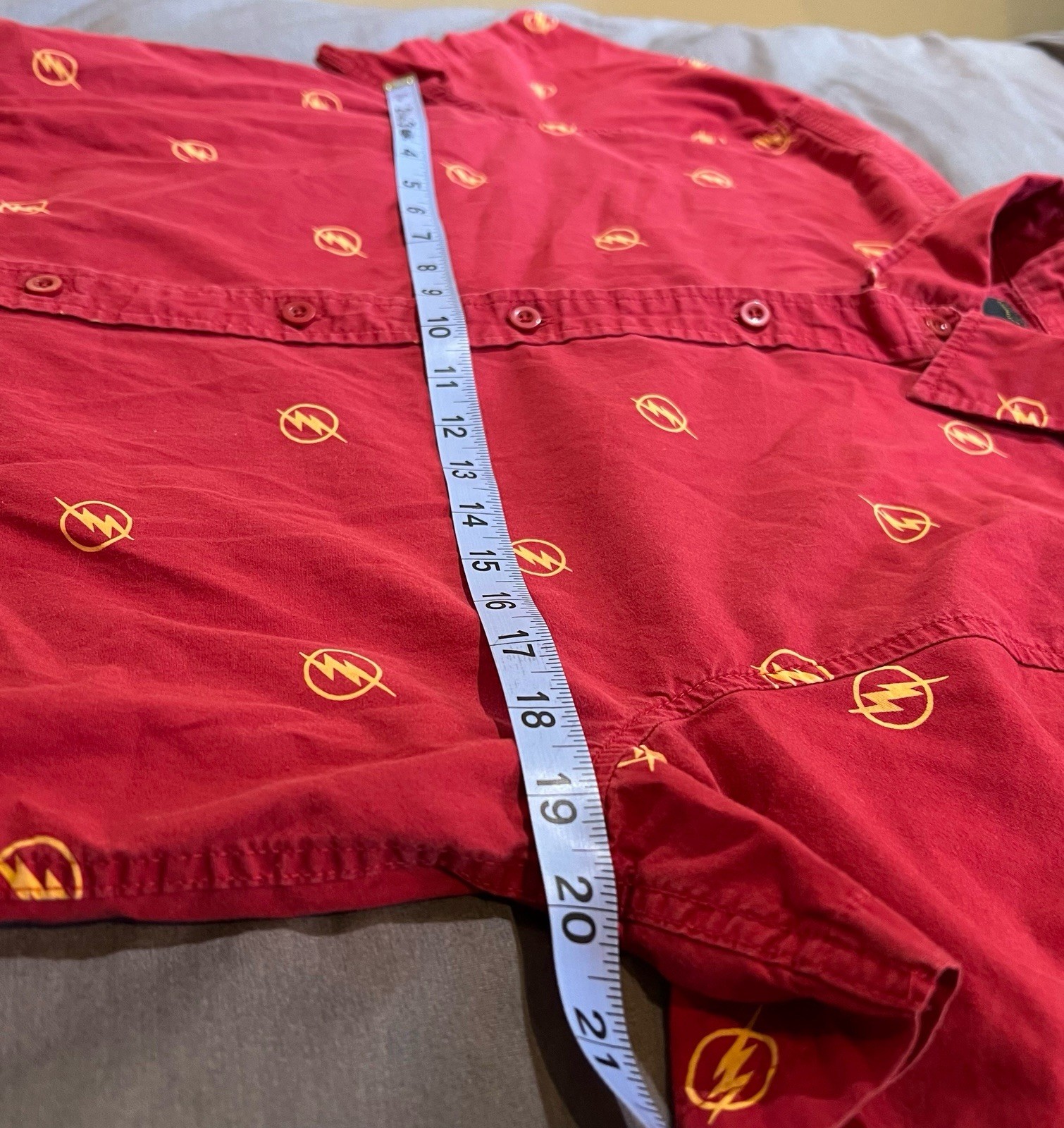 DC Comics The Flash Logo Button-Up Shirt Size XS gallery