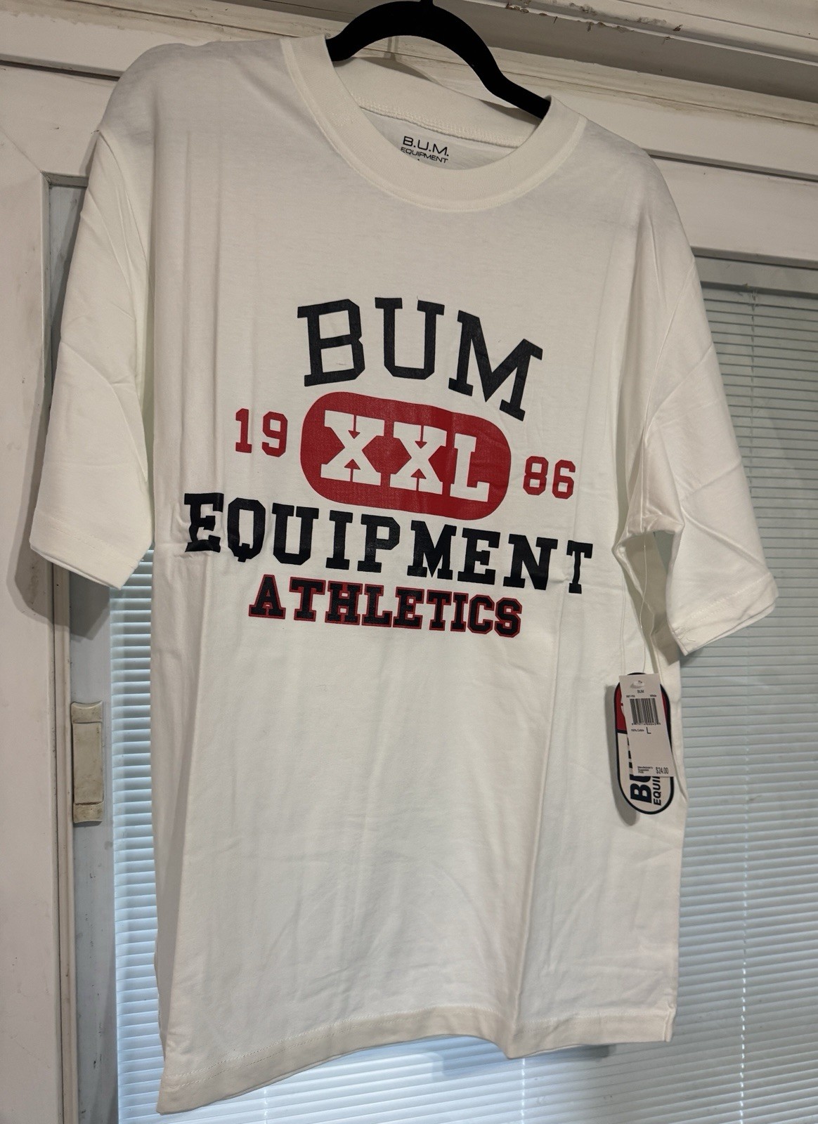 B.U.M. Equipment Men's Crew Neck Size Large Color White gallery