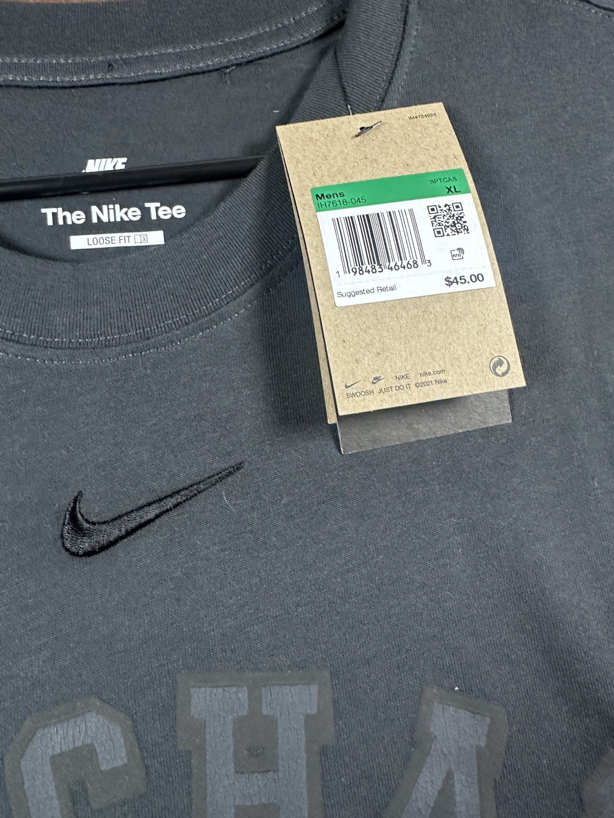 Nike T-Shirt Champs Destroyers Men XL Black Loose Fit Swoosh Cropped IH7618 New gallery