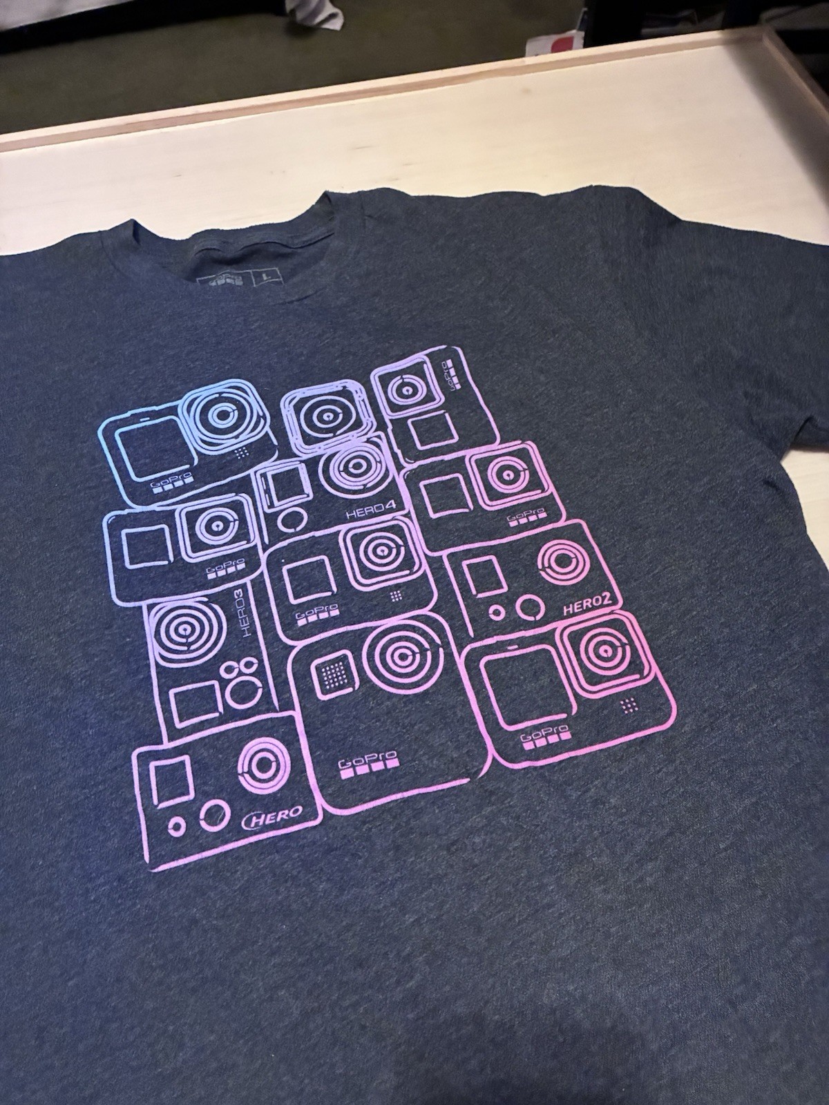 GoPro Men’s Graphic Camera Logo T-Shirt Large Dark Gray Short Sleeve
