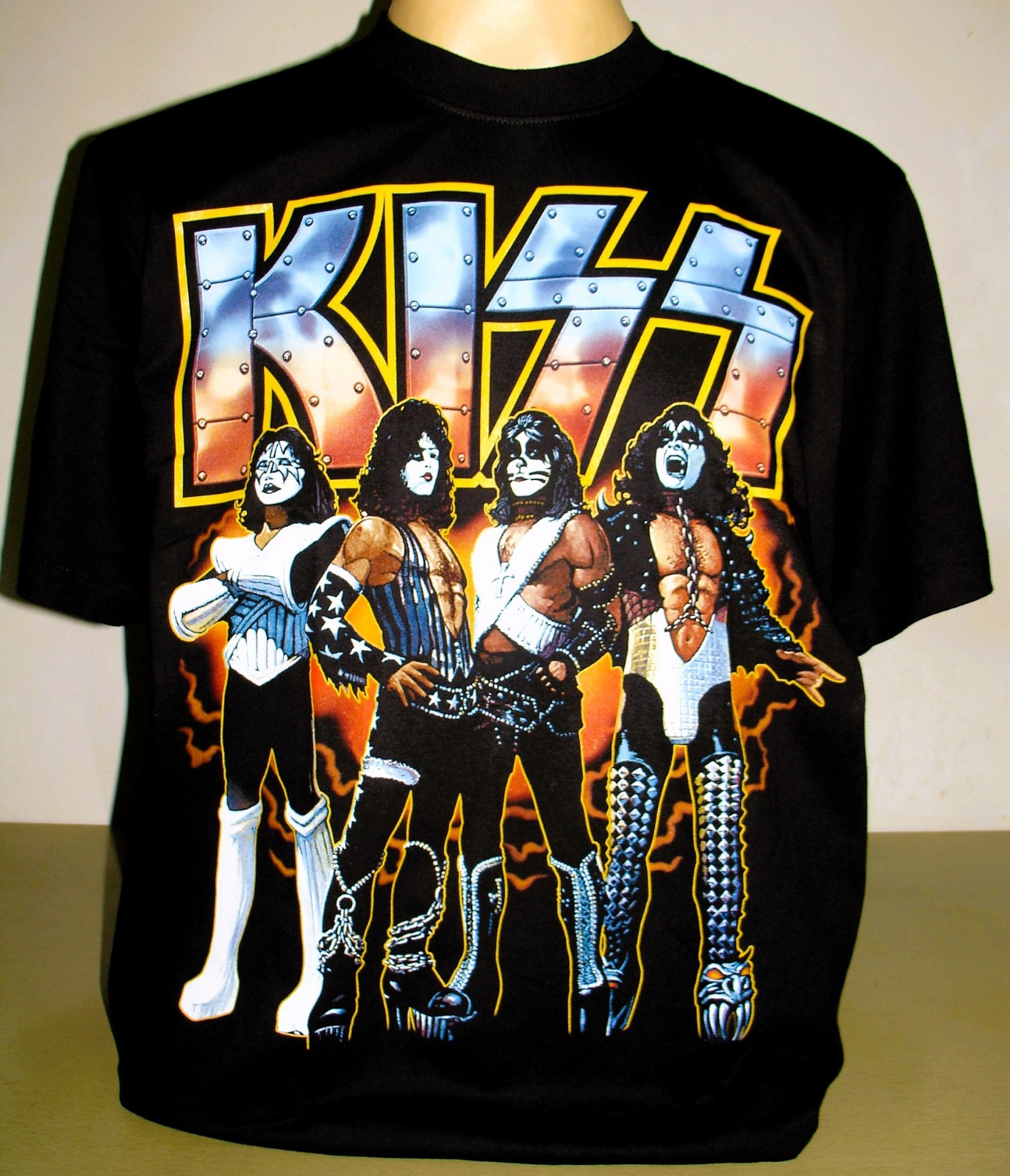 Kiss Love Gun Design T-Shirt Size S M L XL 2XL 3XL Rock Band XXL XXXL New! gallery