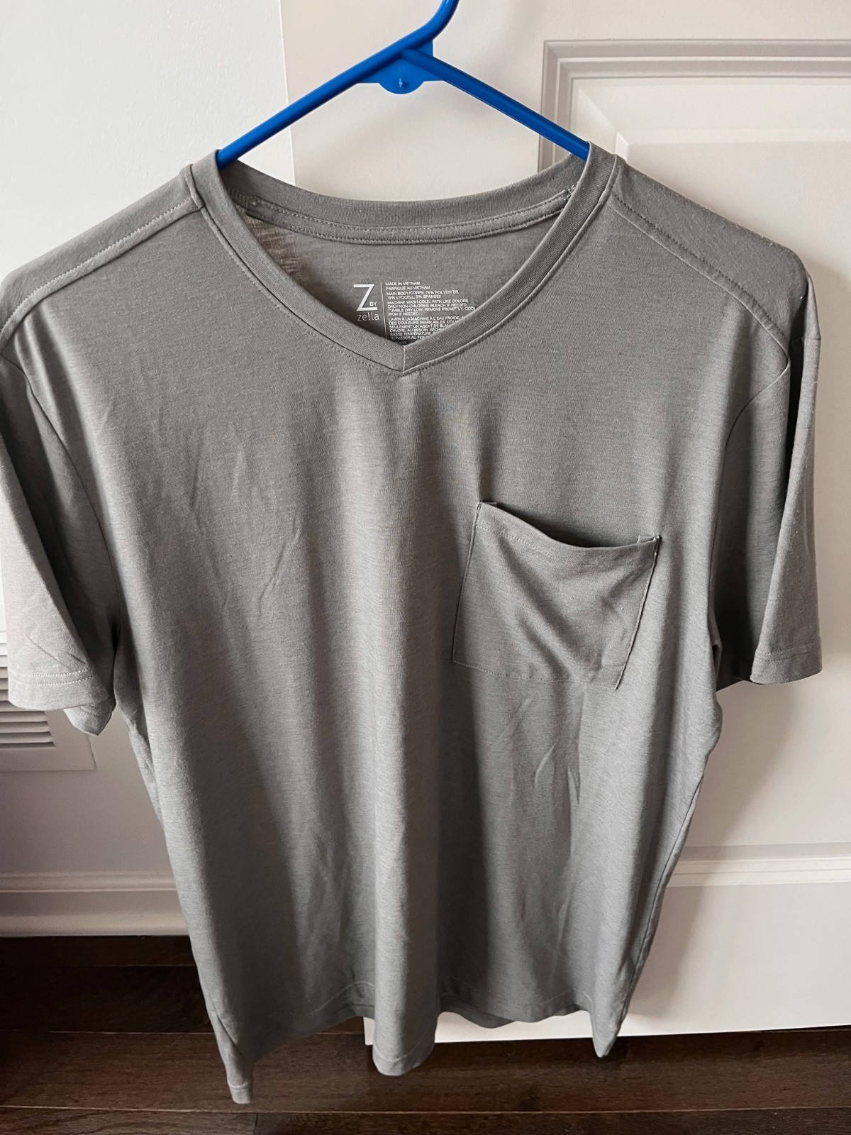 Z by Zella V Neck Gray T-shirt Size M gallery