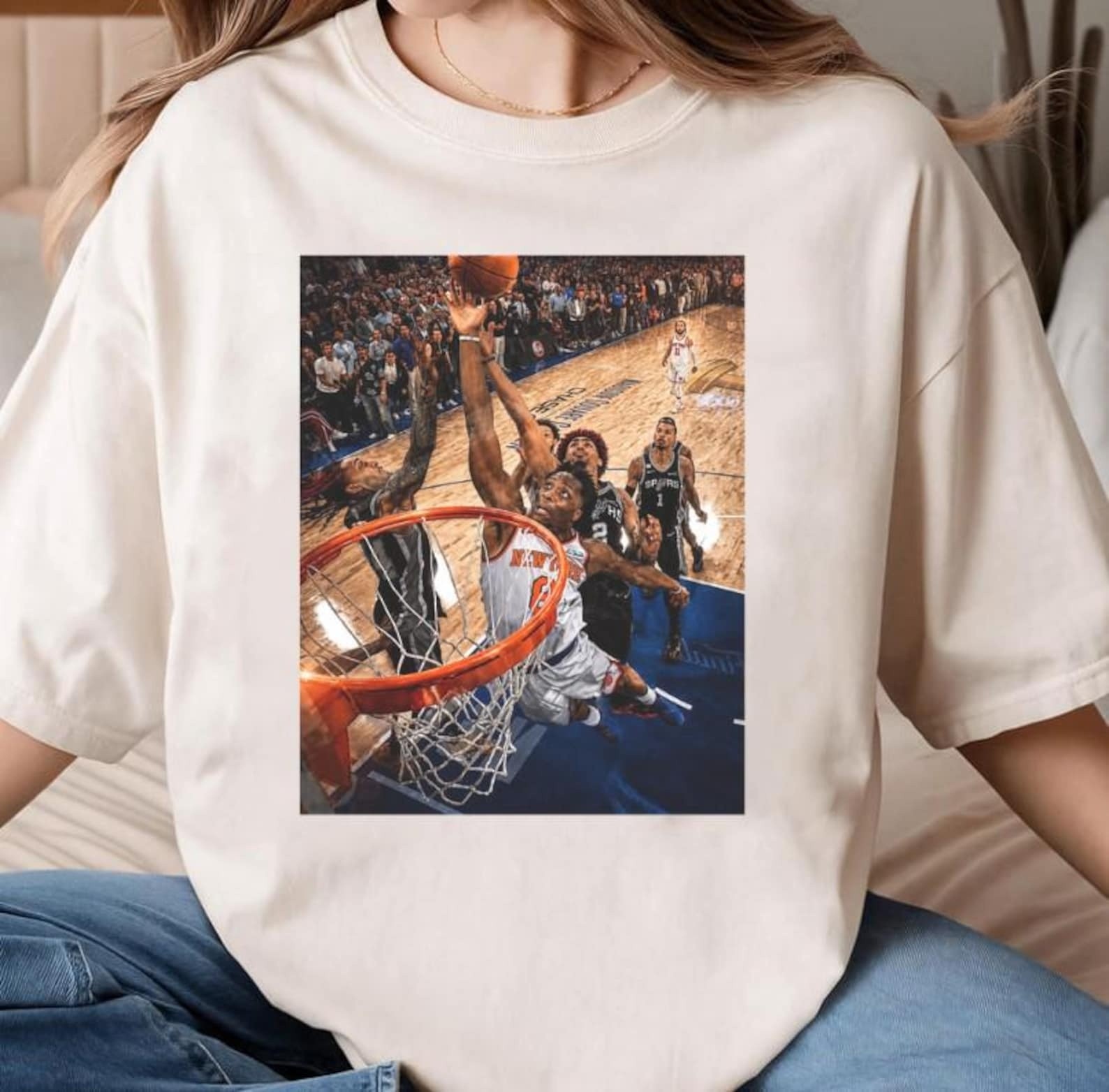 HOT!!! The Hand Of OG Anunoby Basketball Vintage T-Shirt NY Knicks Shirt gallery