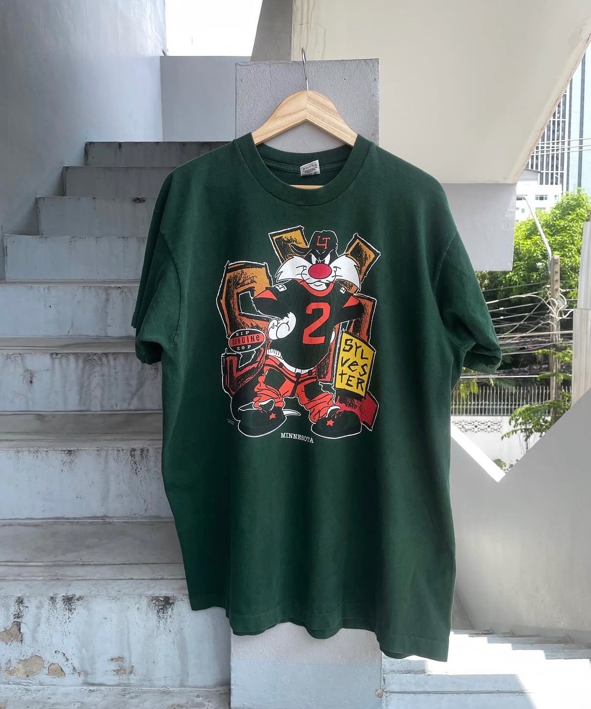 Vintage 90s Sylvester Looney Tunes T-Shirt