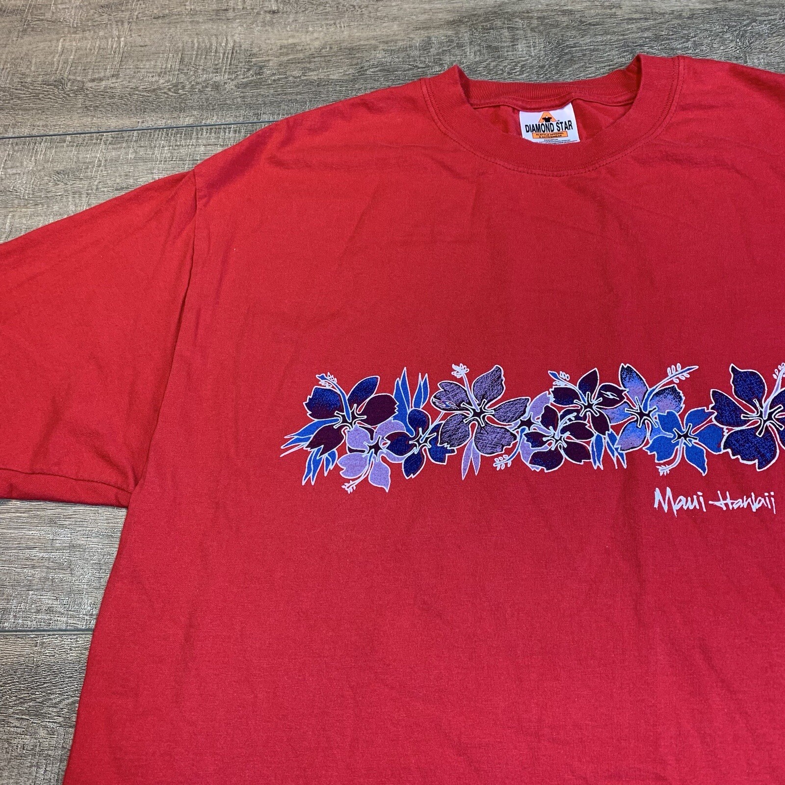 Vintage Diamond Star Allstyle Mens T-Shirt Size (XL) Red MAUI Floral T-Shirt B5 gallery