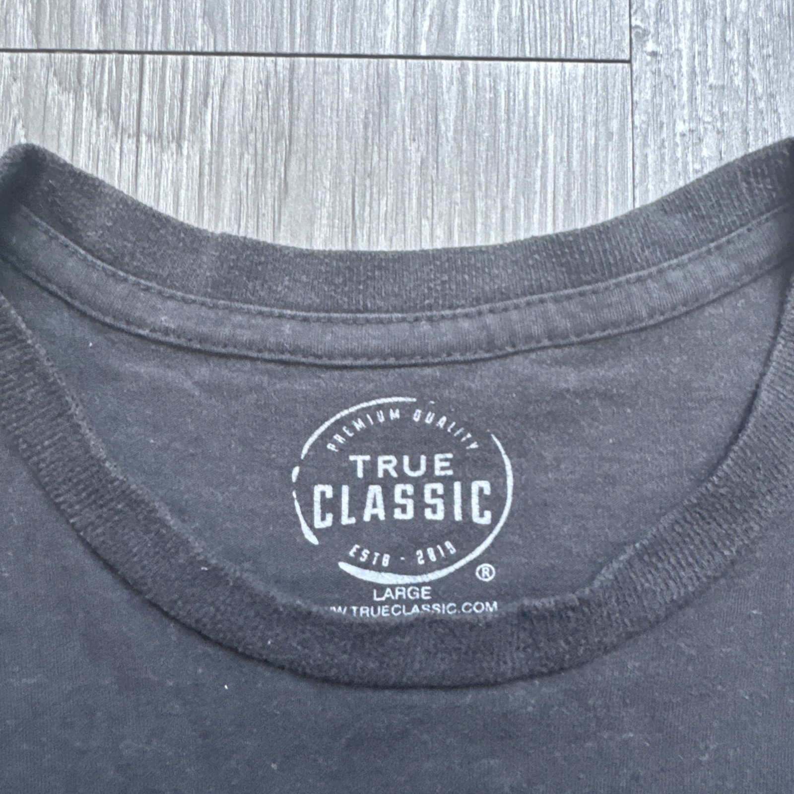 True Classic Men's Gray Solid Knit Cotton/Poly Crew Neck Short Sleeve L Tee gallery