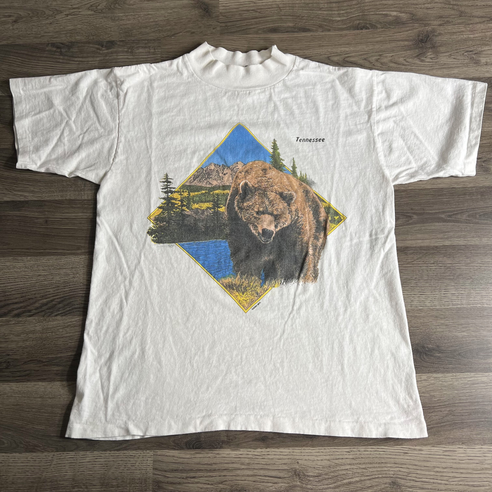 VTG Grizzly Bear T Shirt Fits Medium Tennessee Vacation Tee High Neck 1980s USA gallery