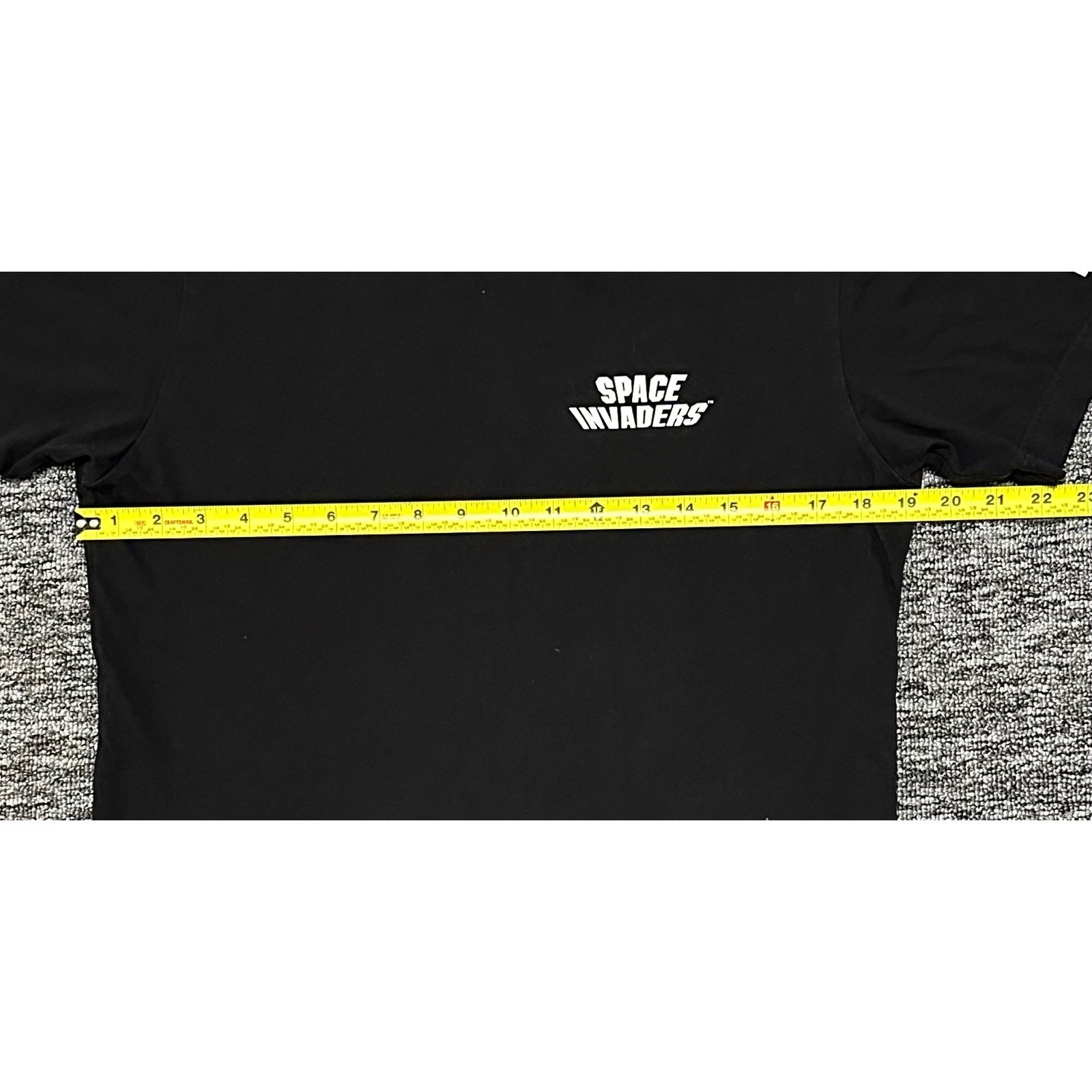 Uniqlo UT MoMA Space Invaders Video Game Graphic T-Shirt Black Mens Small 1978 gallery