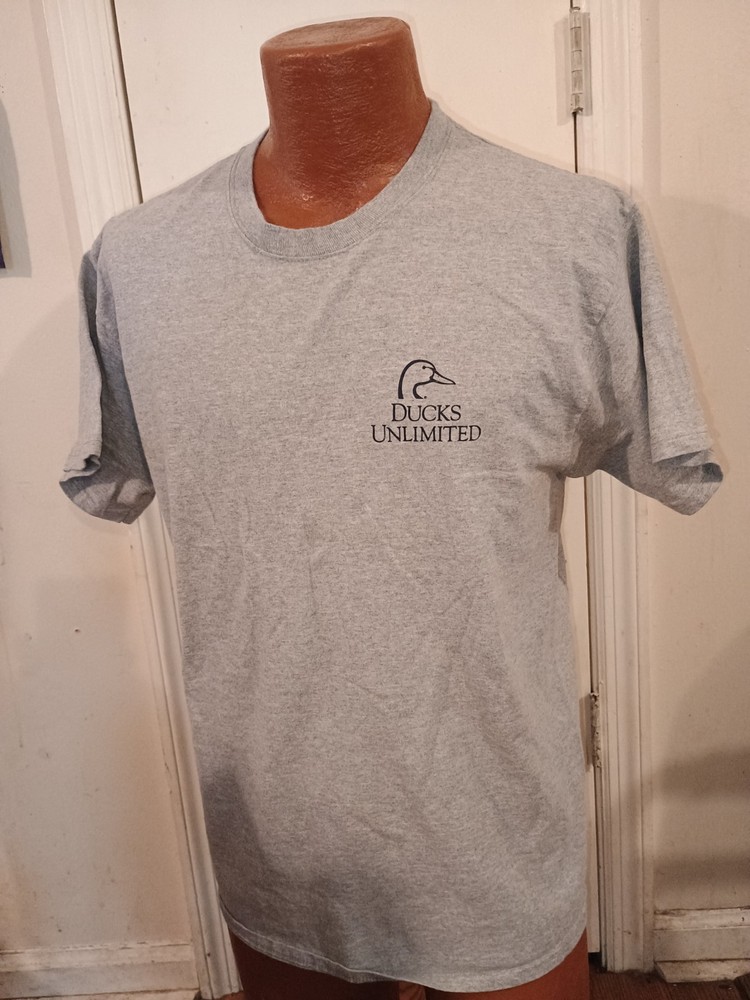 Ducks Unlimited Flag Duck Men’s Medium Gray Short Sleeve T-Shirt.
