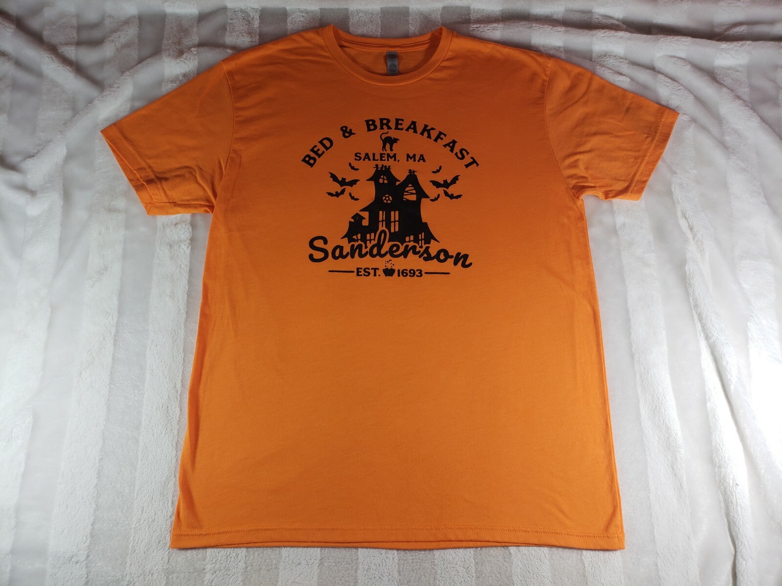 Sanderson Bed & Breakfast Halloween Hocus Pocus Spooky Witch Scary Tee T-Shirt L gallery
