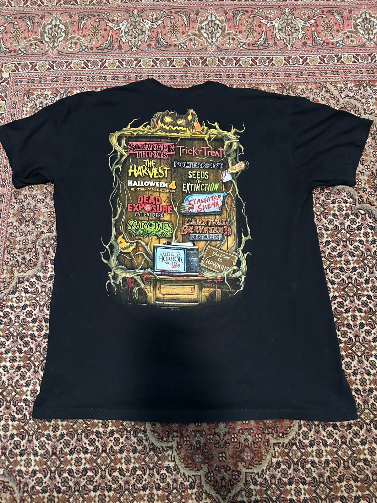 Halloween Horror Nights Size Large XL 2018 Stranger Things Men’s Shirt Vintage gallery