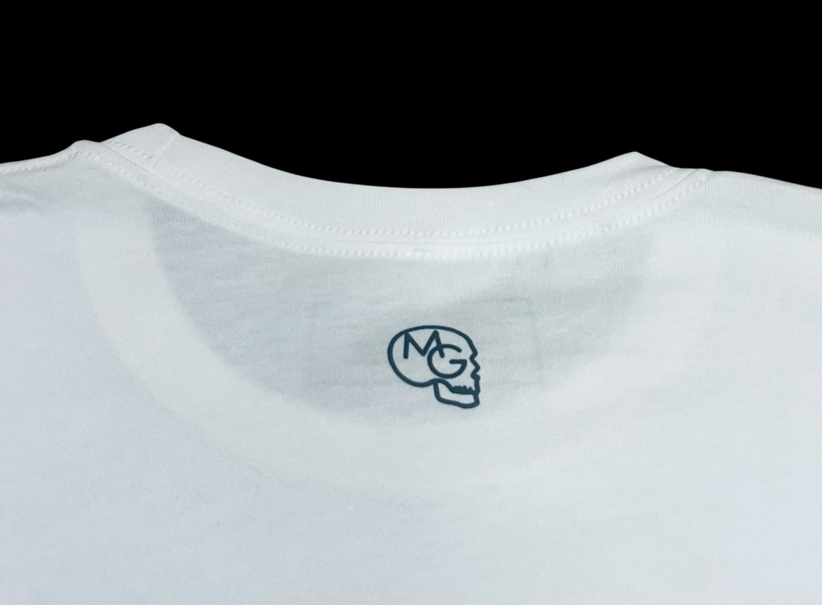 Misunderstood GENIUS large white tee skully gang NWOT gallery