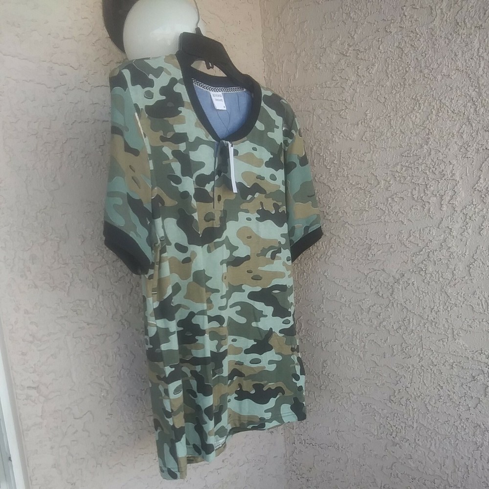 AUTHENTIC “REVERSE THREADS” CHAMP MEN’S CAMO SHORT SLEEVE KNIT SHIRT SIZE M