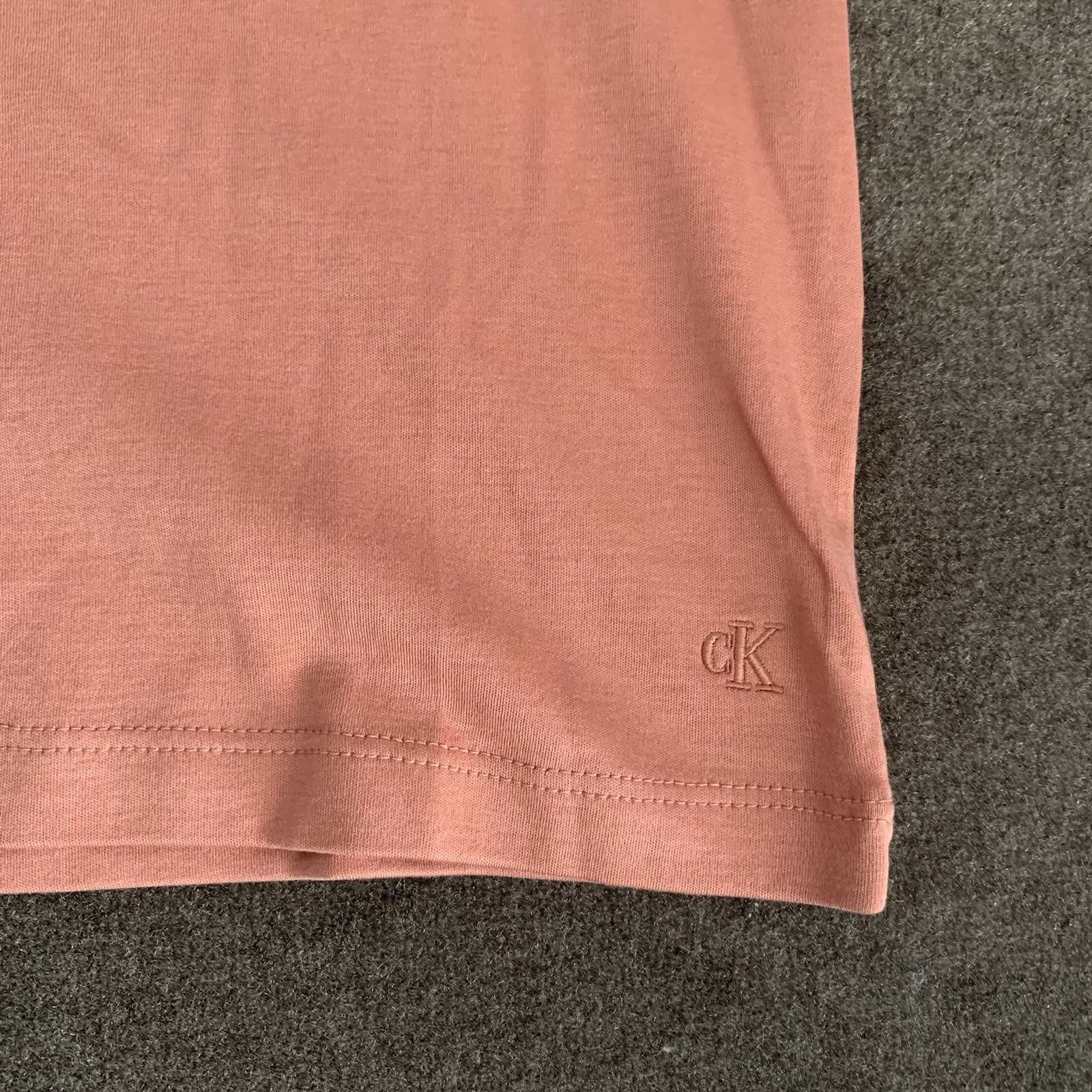 Calvin Klein Men's M Short-Sleeve Supima Cotton Soft Interlock T-Shirt Rose Red gallery