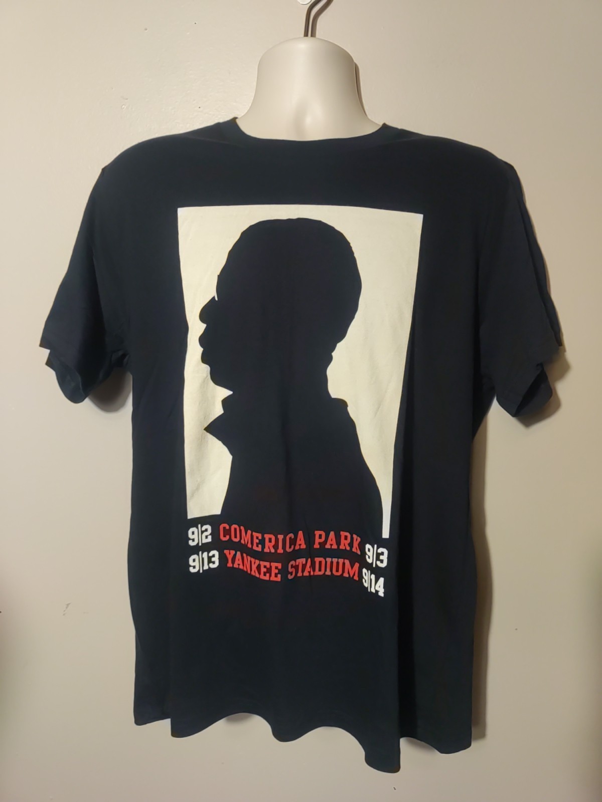 Edun Live Men Jay-Z Comerica 9/2,3 Park Yankee Stadium 9/13,14 Shirt Size XL gallery
