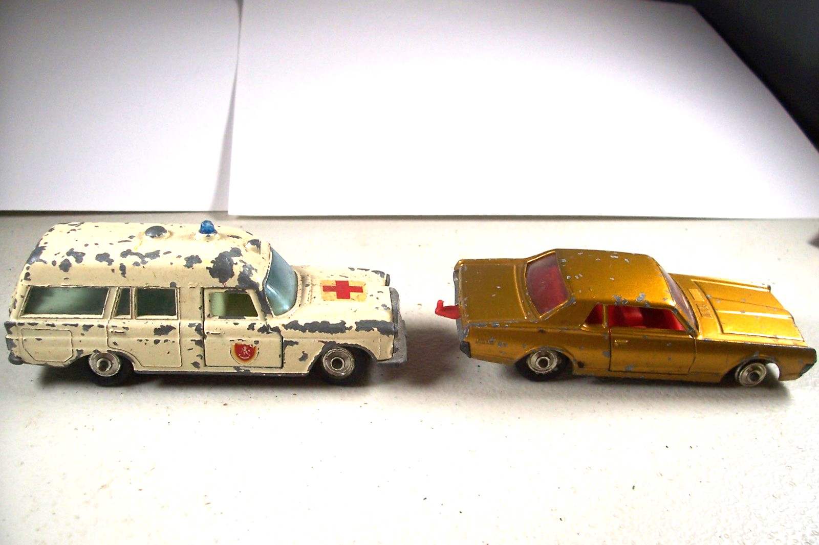 KING SIZE MATCHBOX K-6 AMBULANCE K-21 COUGAR CARS