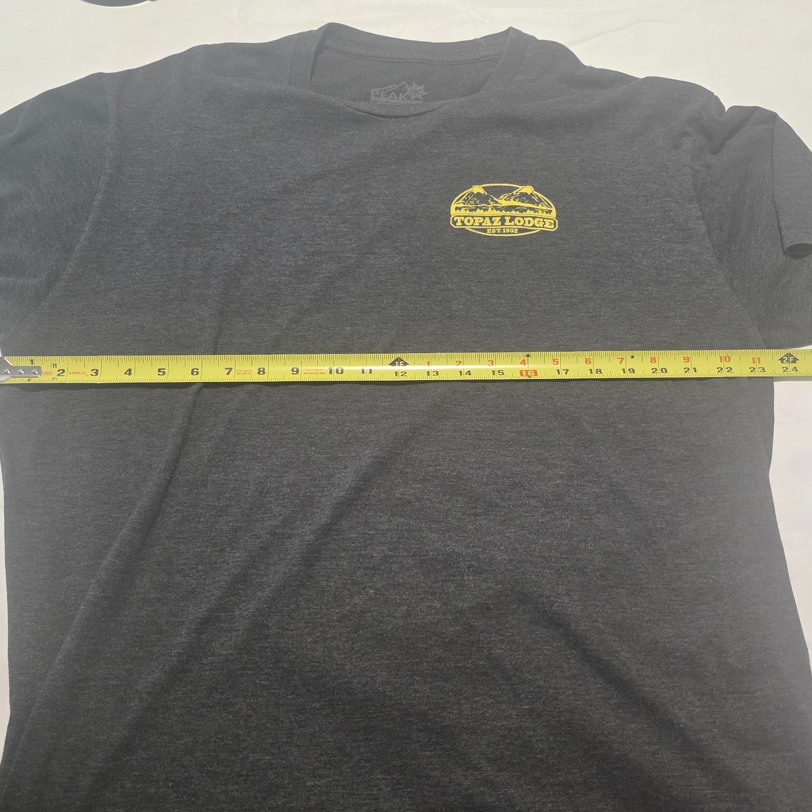 Topaz Lodge Trout Crossing Graphic T‑Shirt XXL Dark Gray Road Sign Fishing gallery