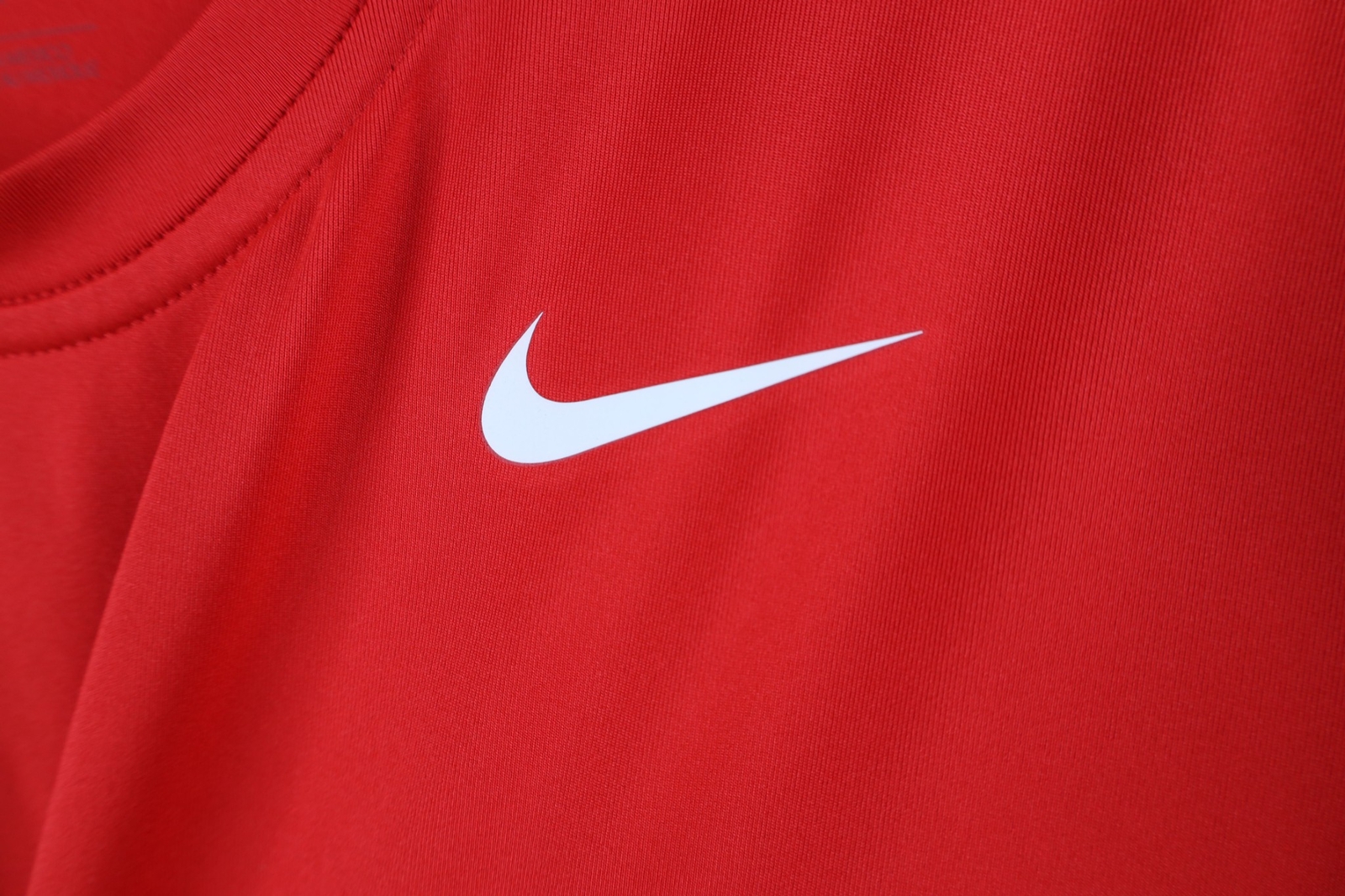Nike Mens Medium Fitted Compression Short Sleeve Running Jogging Gym T-Shirt Red gallery