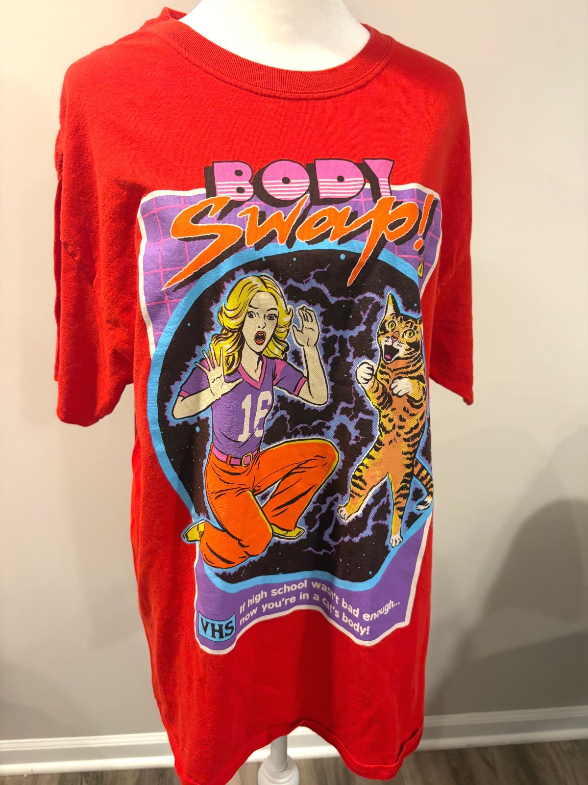 Steven Rhodes Body Swap Retro 80s Graphic Tee Red Spencers Mens Unisex Large L