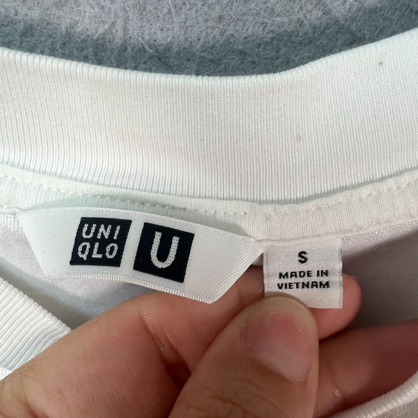 Uniqlo U Airism Mens Size Small White Crew Neck T-Shirt Cotton Blend gallery