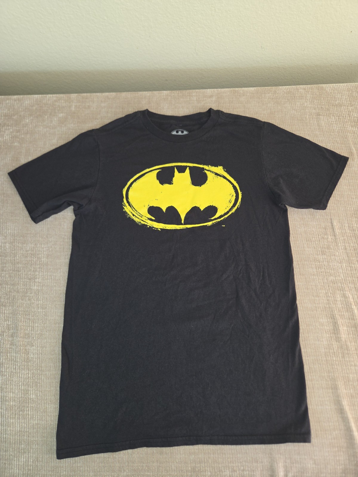 Batman DC Kid's XL Black/Yellow Logo Graphic Print Cotton Knit Crew T-Shirt gallery