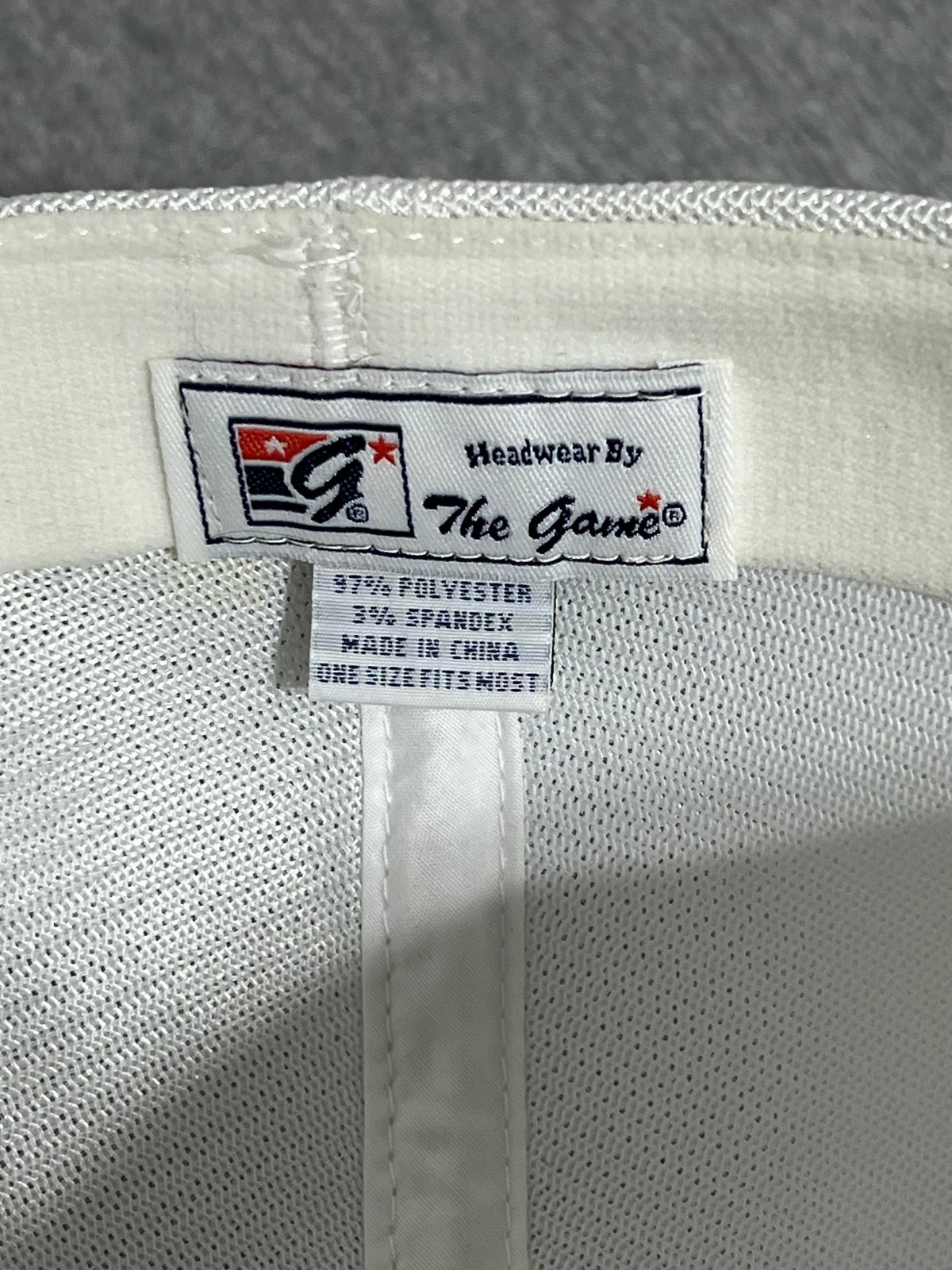 Duck Commander Hat Cap Fitted One Size Green White Mesh Trucker Patch Mens gallery