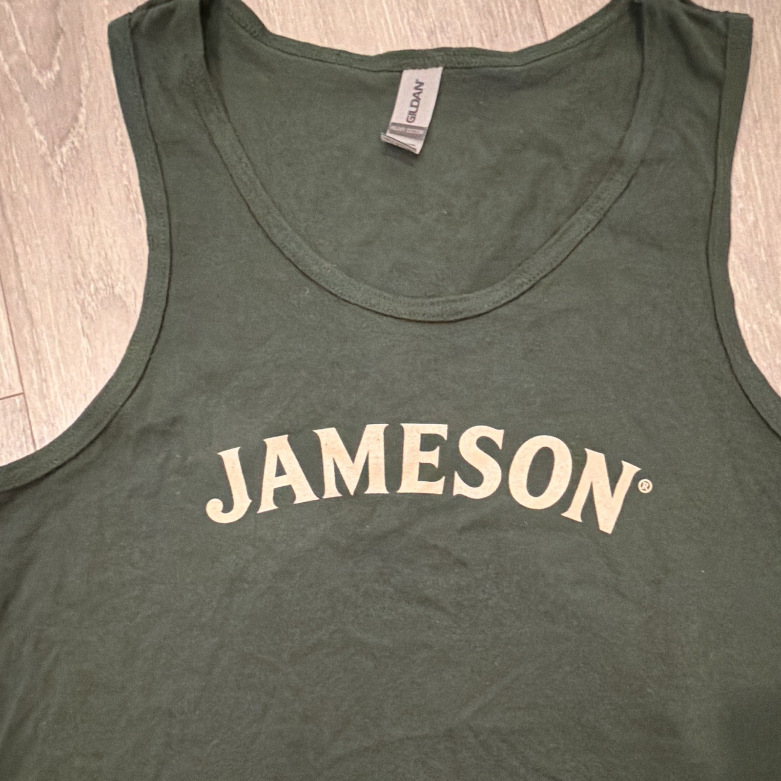 Gildan Heavy Cotton Men’s M Green Scoop Neck Sleeveless Jameson Logo Tank Top gallery