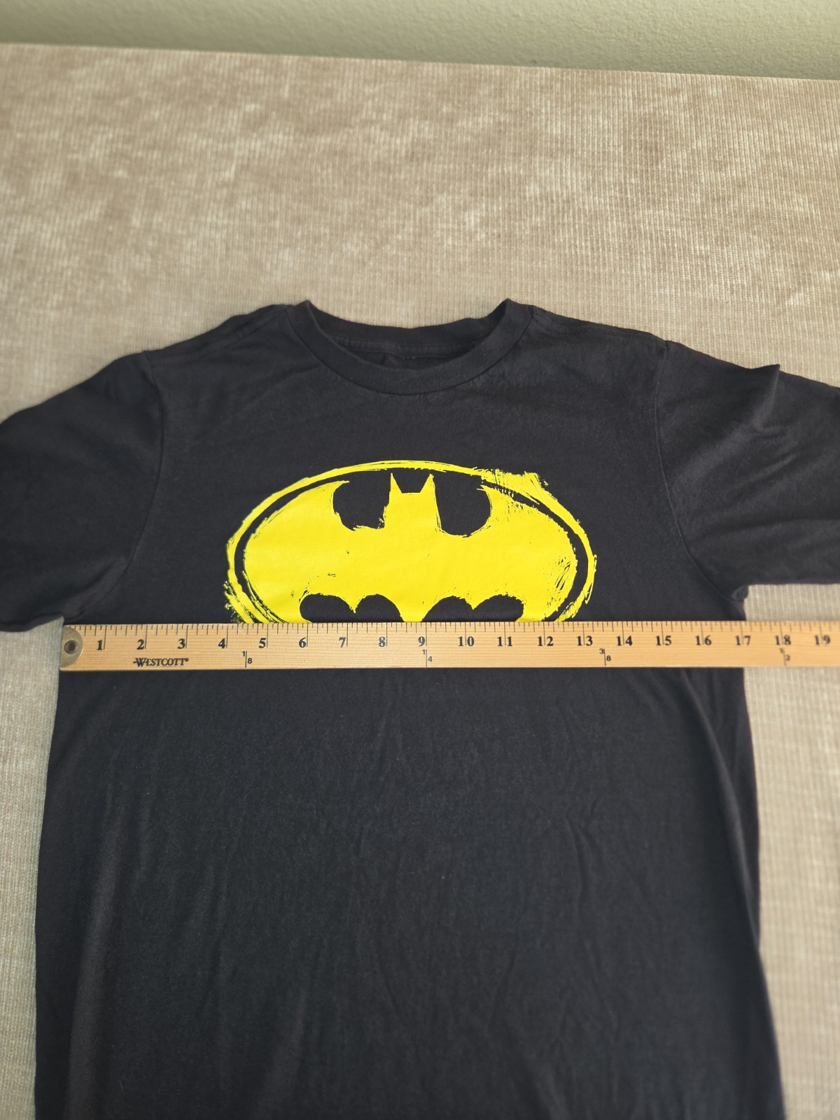 Batman DC Kid's XL Black/Yellow Logo Graphic Print Cotton Knit Crew T-Shirt gallery