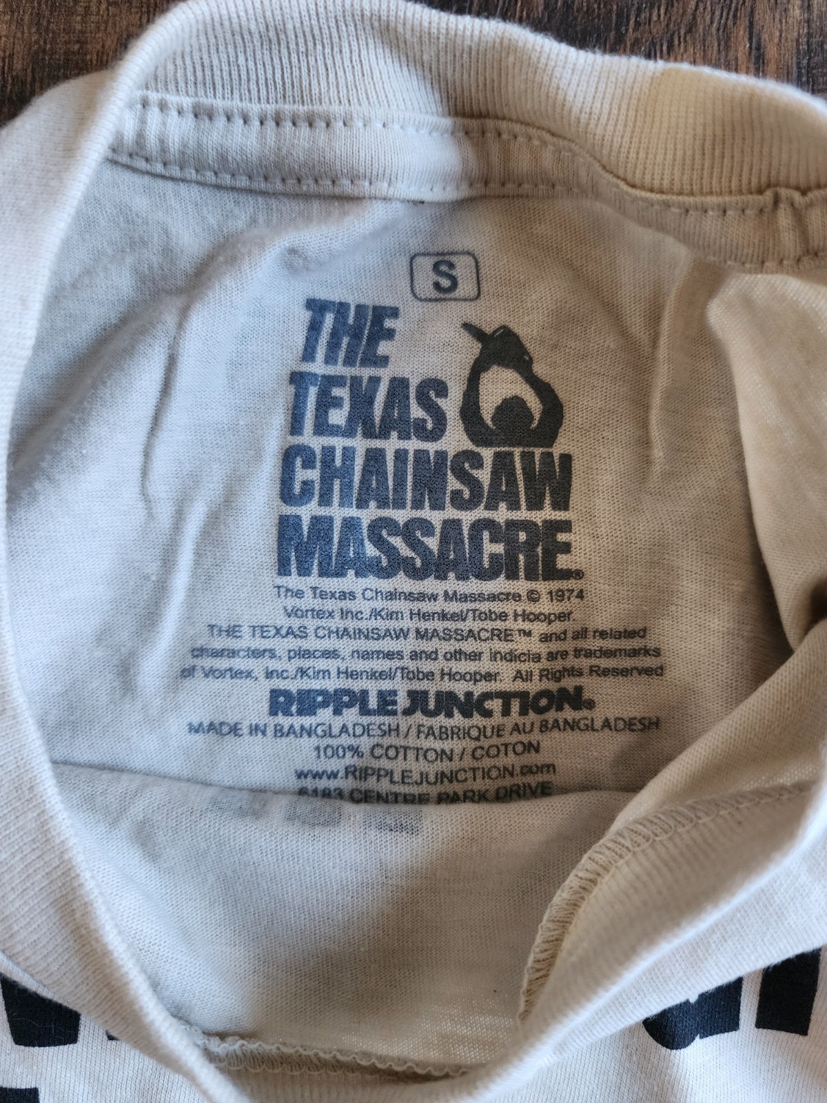 Hot Topic Authentic THE TEXAS CHAINSAW MASSACRE T-Shirt Men's Size Small, NEW!! gallery