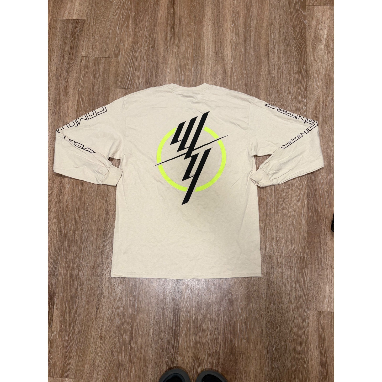 The Thread Shop Mens Tour Graphic Long Sleeve T-Shirt Beige Neon Large L gallery