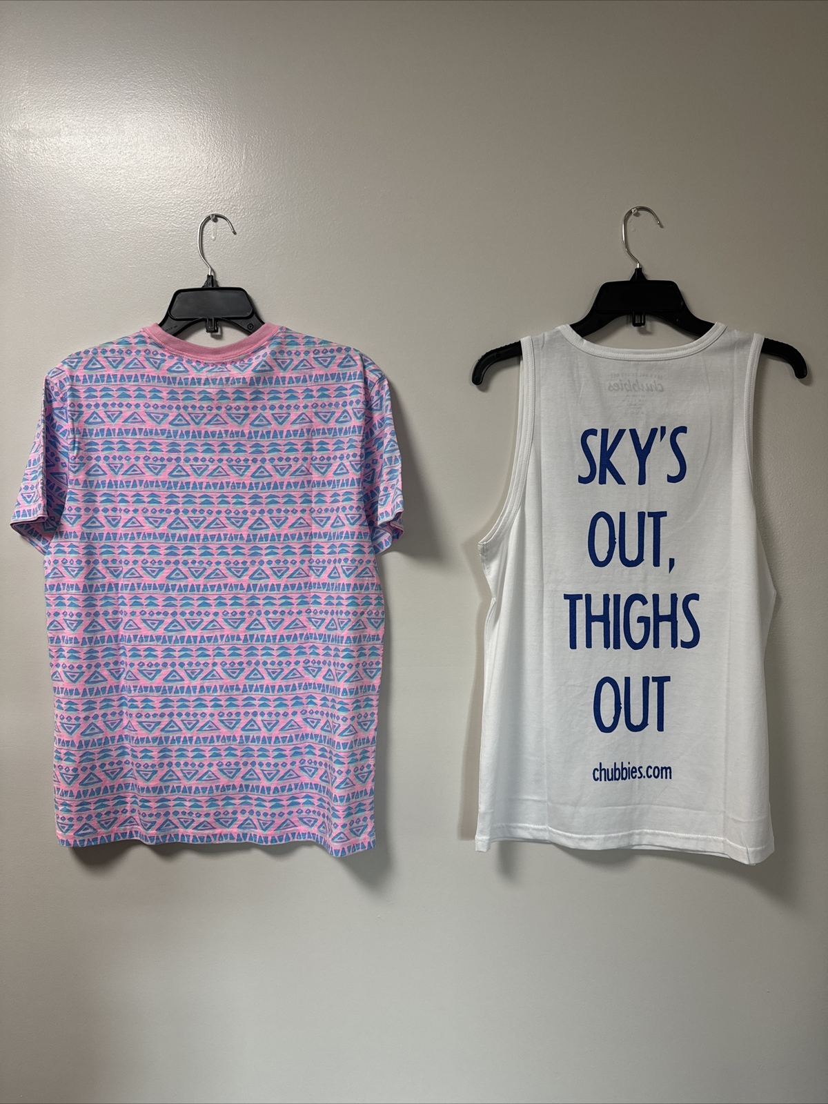 NWT Chubbies 1 T-Shirt And 1 Tank Top Size Small gallery