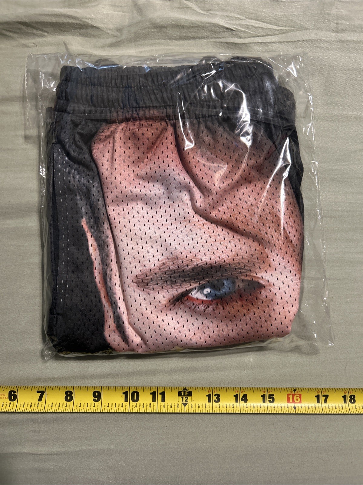 Toy Snobs FACE / OFF Extra Large Limited SOLD OUT Basketball Shorts NEW FREE NOW gallery
