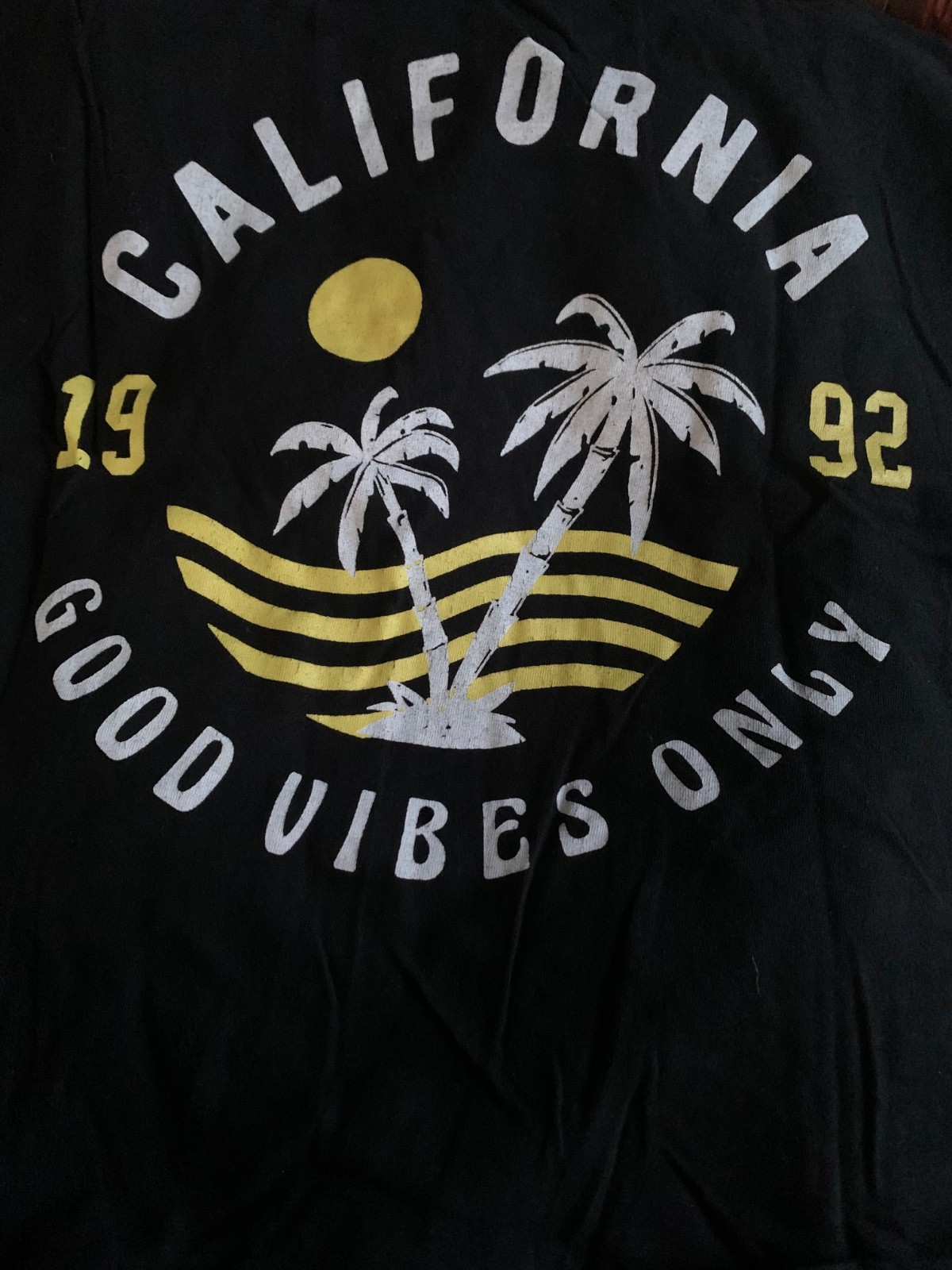 Chillin california good vibe only T-shirt for girls gallery