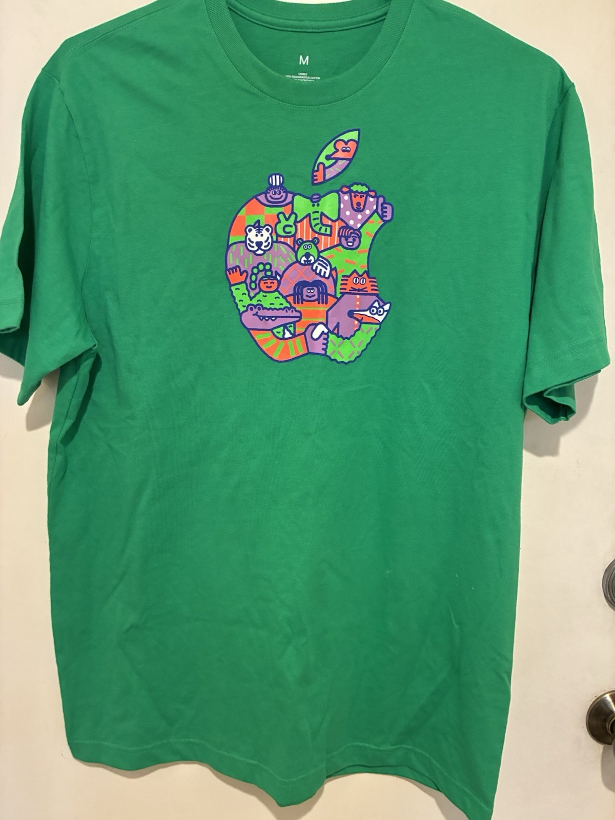 Apple Summer Camp T-shirt MEDIUM Green by Tony Shiau gallery